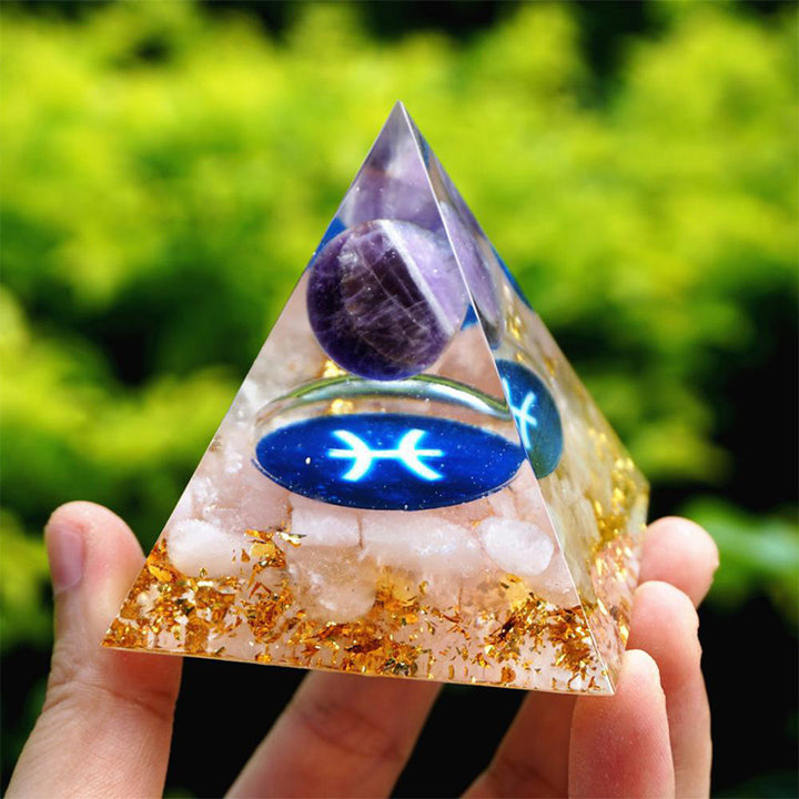 Pyramide d'orgone Poissons en améthyste Olivenorma avec quartz rose