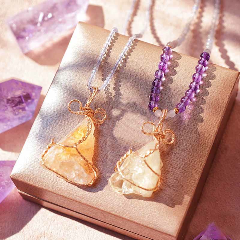 Collier pendentif fait main en cristal naturel brut Olivenorma 