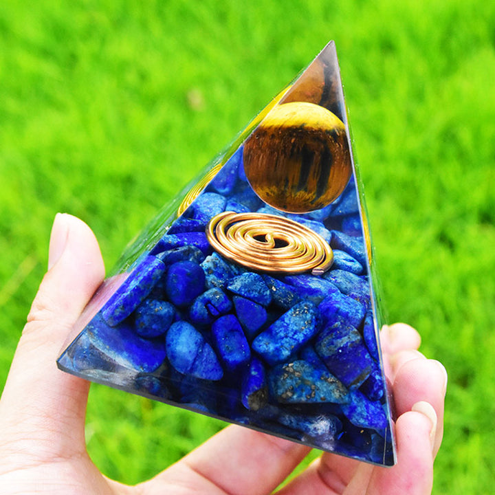 Pyramide d'orgone en œil de tigre et lapis-lazuli Olivenorma