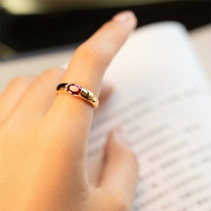 Bague de luxe minimaliste plaquée ou avec grenat Olivenorma 