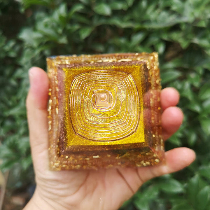 Pyramide d'orgone en cristal transparent Olivenorma