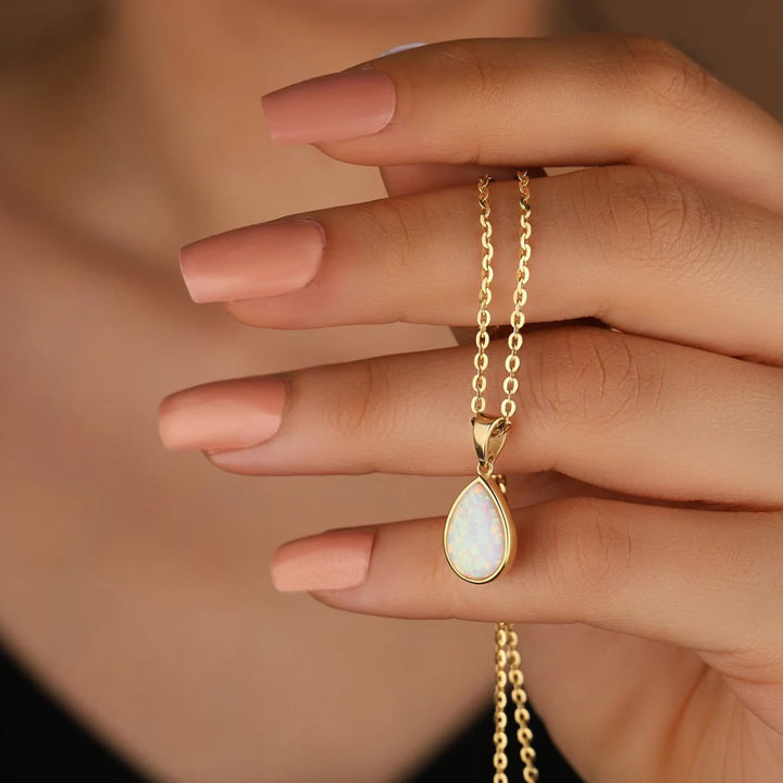 Collier en cuivre plaqué or 18 carats avec opale en forme de goutte d'eau Olivenorma