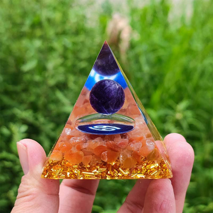 Pyramide d'orgone du zodiaque Cancer en améthyste Olivenorma avec cornaline