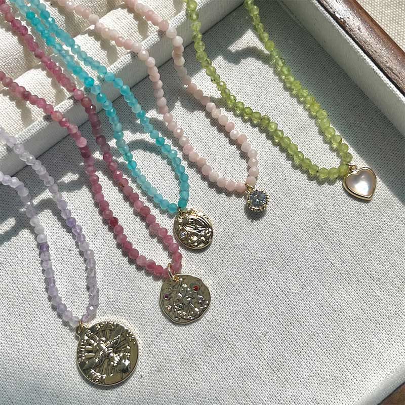 Collier avec pendentif en métal et cristal naturel Olivenorma