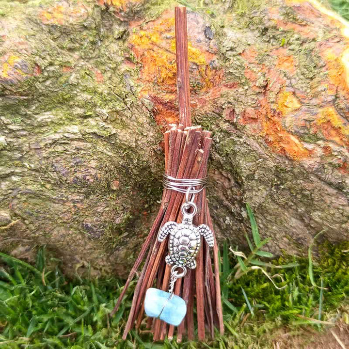 Mini décoration de balai tortue en cristal faite à la main Olivenorma - Branche, tortue et quartz bleu - image 3