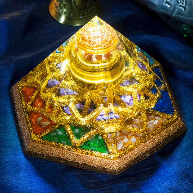 Tour de cristal hexaédrique en œil de tigre de lumière sacrée Olivenorma , pyramide orgonite