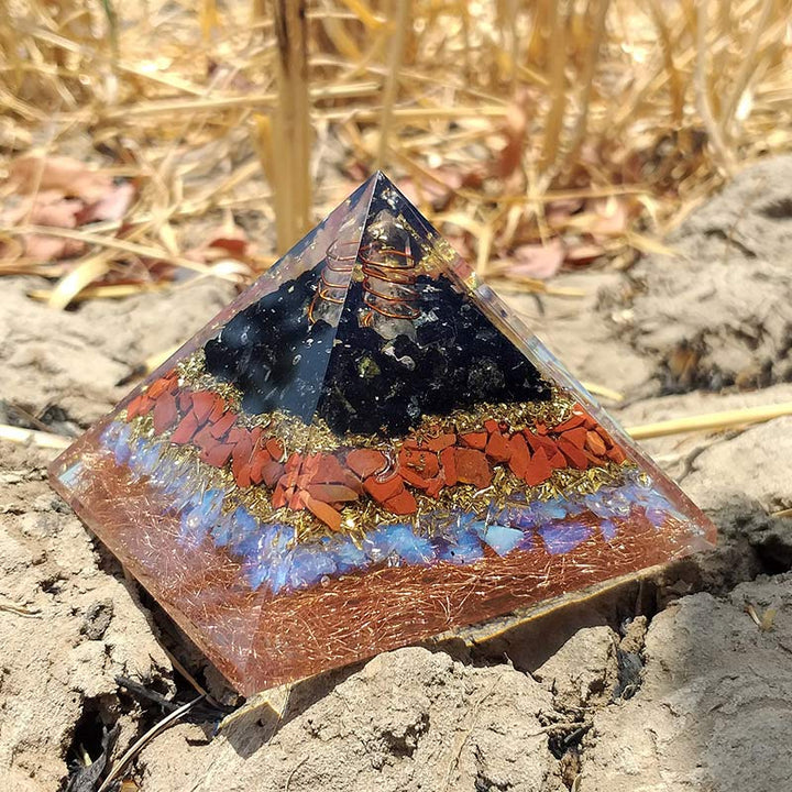 Pyramide d'orgone en cristal transparent Olivenorma avec protection opale