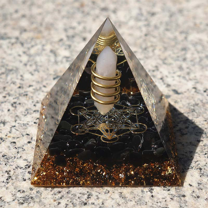 Pyramide d'orgone en quartz rose Olivenorma avec obsidienne 
