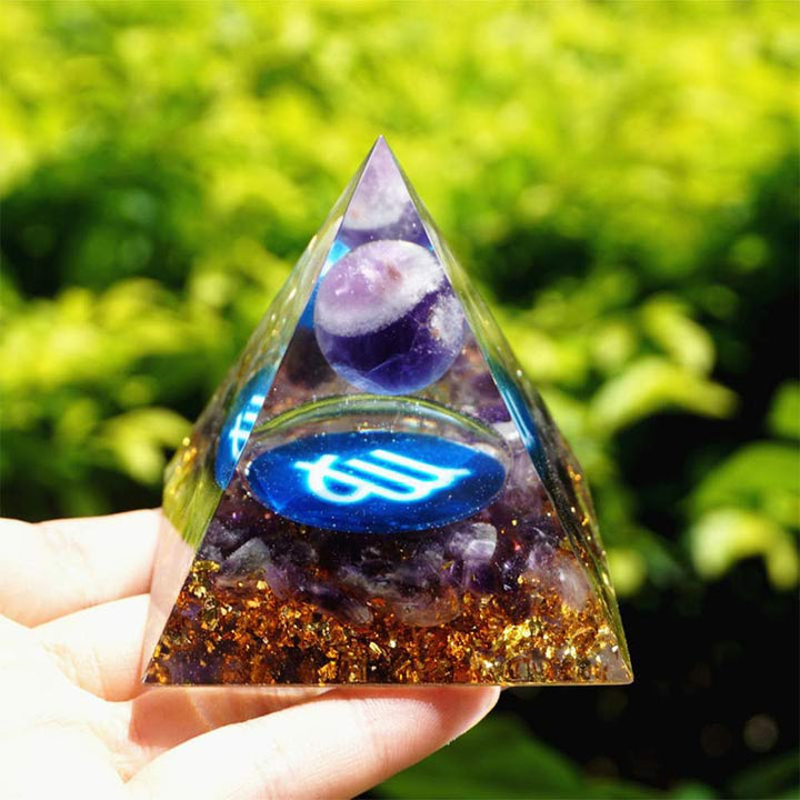 Pyramide d'orgone du zodiaque Vierge en améthyste Olivenorma