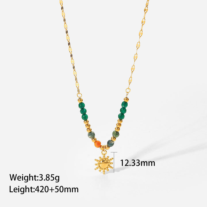 Collier avec pendentif en pierre de soleil émeraude et labradorite Olivenorma 