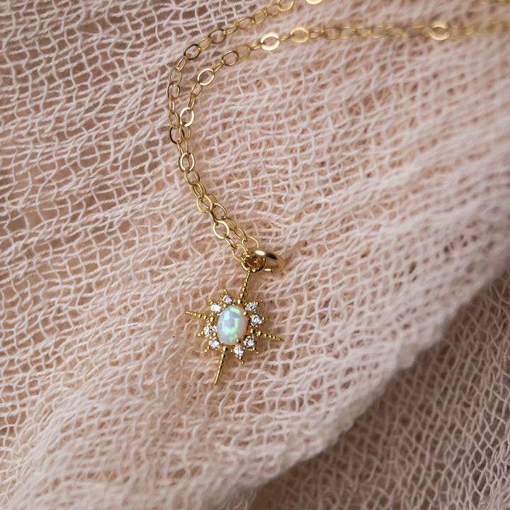 Collier étoile délicate Northstar en zircon blanc opale Olivenorma