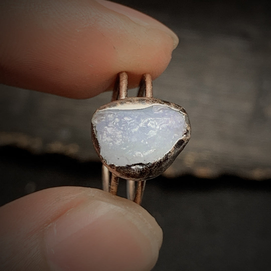 Bague ajustable en pierre brute irrégulière naturelle Olivenorma avec douze pierres de naissance