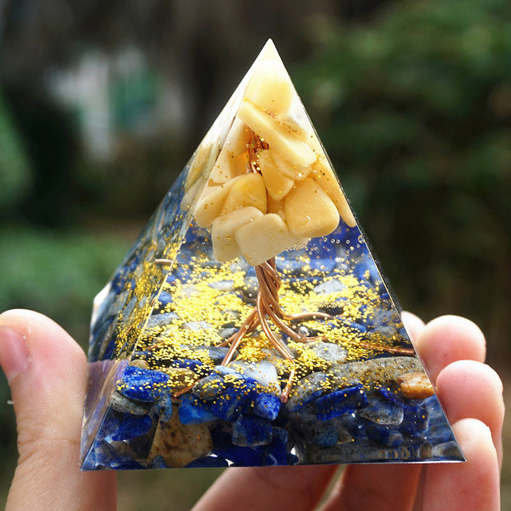 Pyramide d'orgone en aventurine jaune Olivenorma avec lapis-lazuli