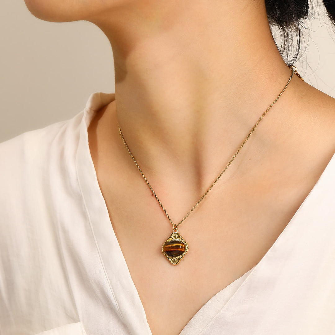 Collier pendentif incrusté de dentelle rétro en pierre naturelle Olivenorma Palace