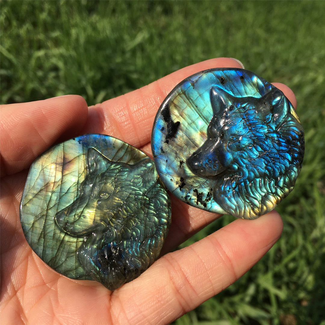 Décoration en pierre précieuse totem Wlof en labradorite naturelle Olivenorma 
