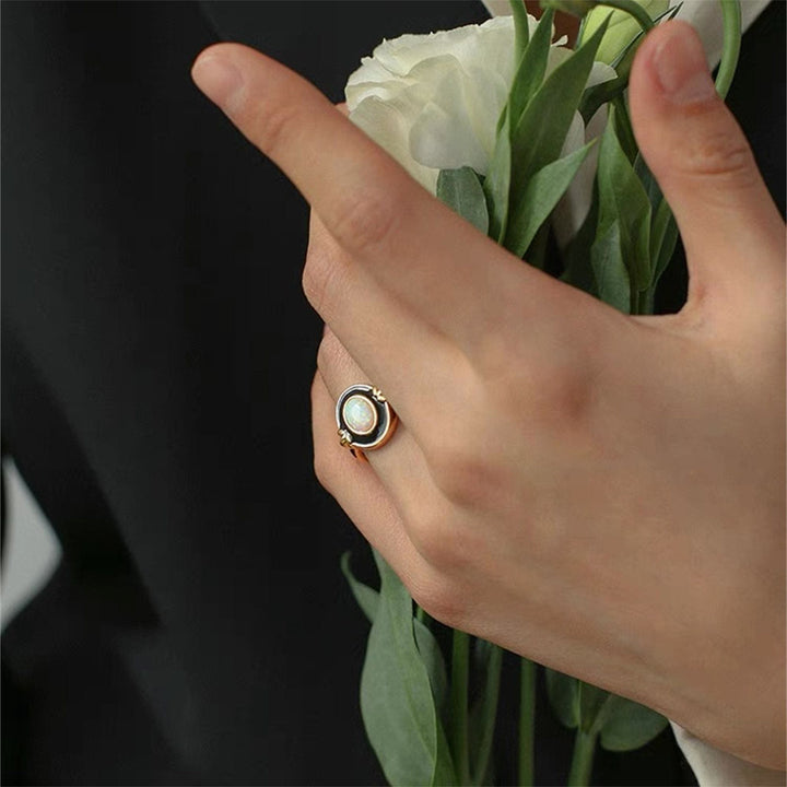 Bague vintage en époxy noir opale délicate Olivenorma
