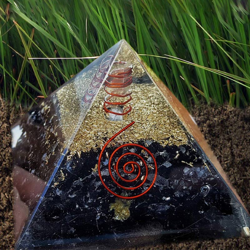 Tourmaline noire Olivenorma avec pyramide orgone d'équilibre mental en cristal clair