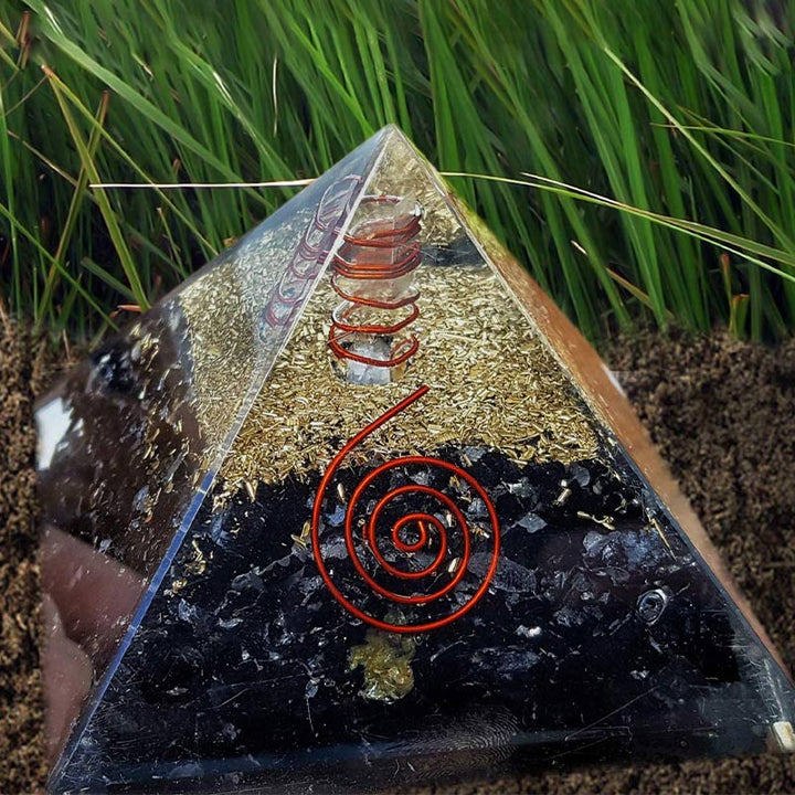 Tourmaline noire Olivenorma avec pyramide orgone d'équilibre mental en cristal clair