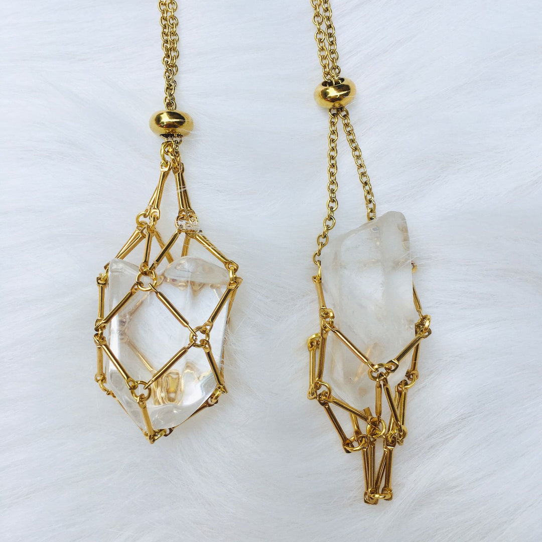 Collier avec pendentif en pierre brute et maille métallique en cristal Olivenorma 