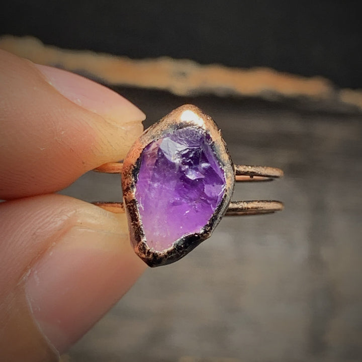 Bague ajustable en pierre brute irrégulière naturelle Olivenorma avec douze pierres de naissance