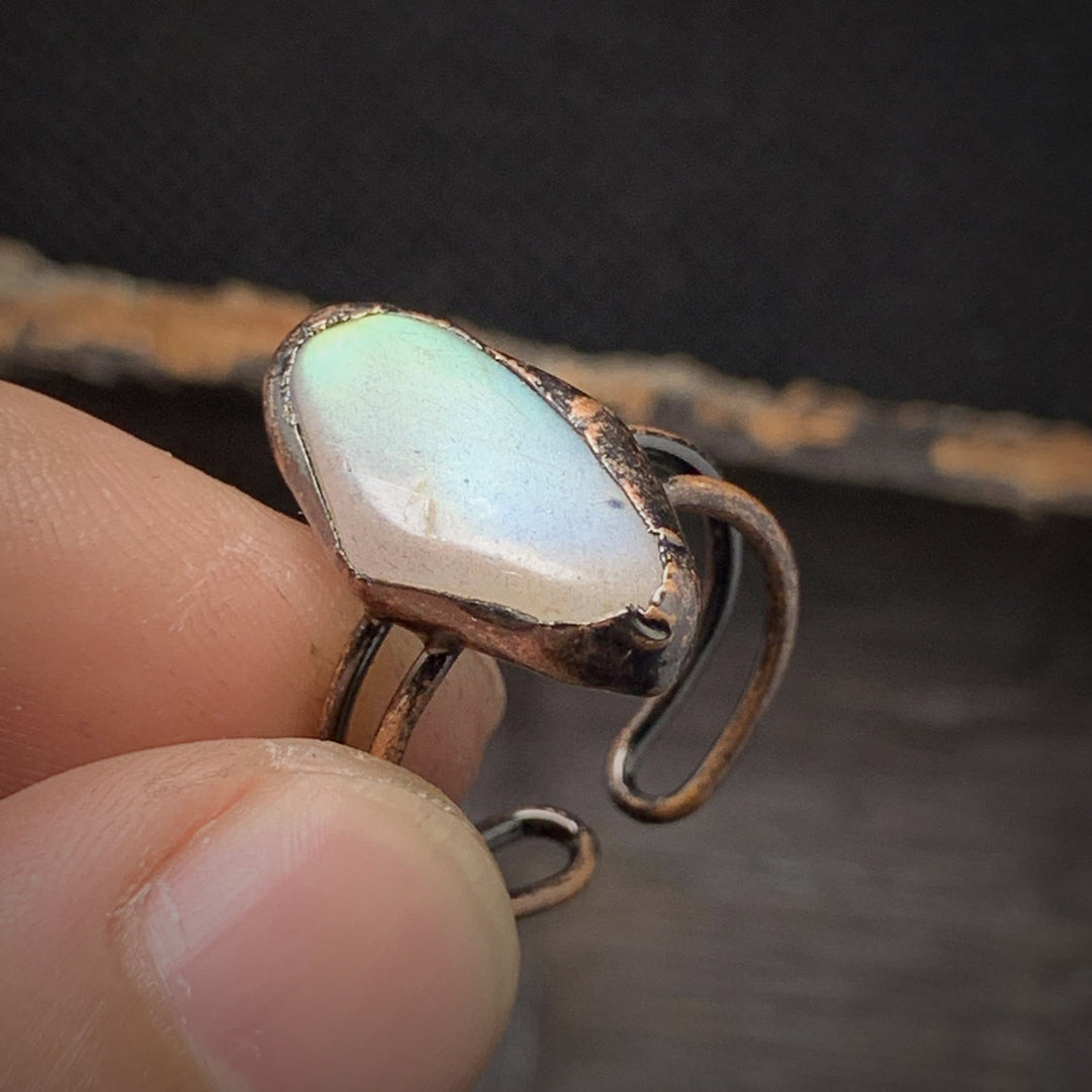 Bague ajustable en pierre brute irrégulière naturelle Olivenorma avec douze pierres de naissance