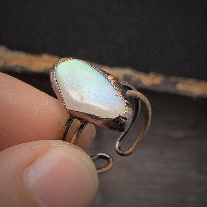 Bague ajustable en pierre brute irrégulière naturelle Olivenorma avec douze pierres de naissance