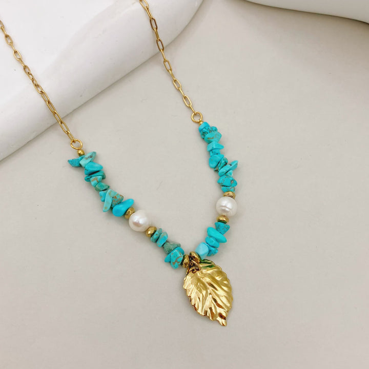 Collier pendentif en feuilles de turquoise irrégulières naturelles Olivenorma 