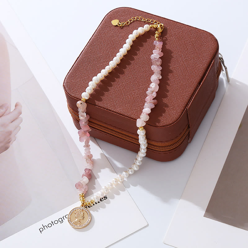 Collier pendentif en feuille de métal avec perle de quartz fraise irrégulière Olivenorma