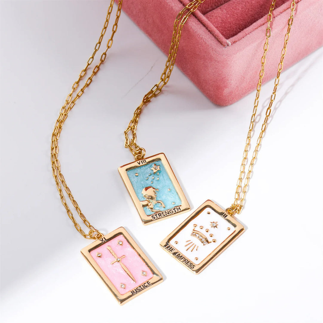 Collier pendentif carré en acier titane avec carte de tarot vintage Olivenorma 