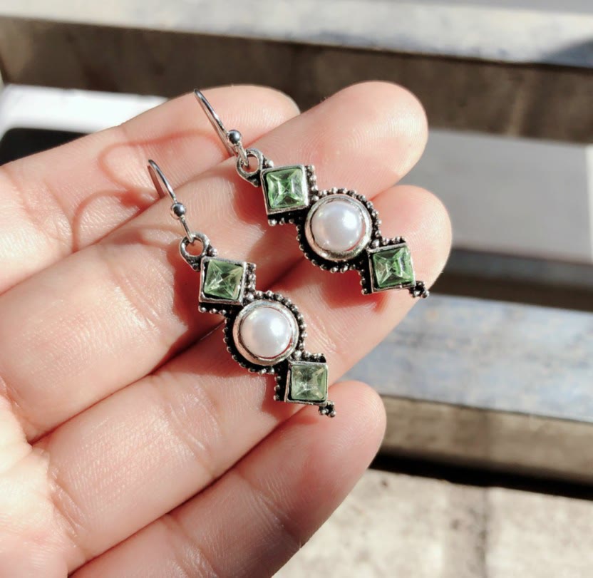 Boucles d'oreilles Olivenorma vintage en perles thaïlandaises et émeraude - image 1