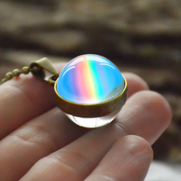 Collier coloré en boule de verre tridimensionnelle