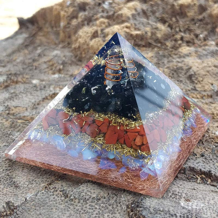 Pyramide d'orgone en cristal transparent Olivenorma avec protection opale