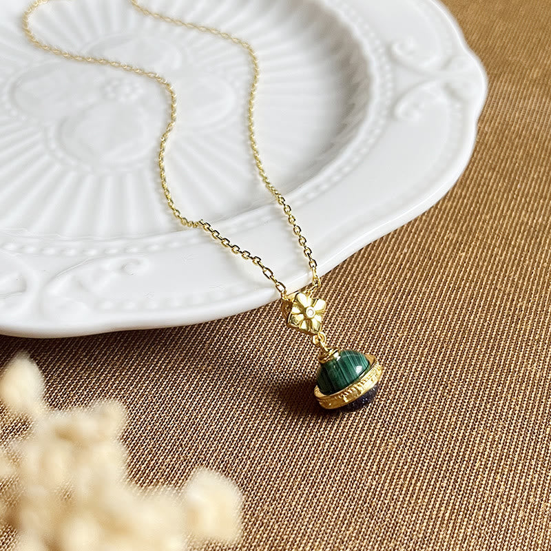 Collier pendentif en forme de sphère en grès bleu malachite « Stellar Corona » Olivenorma