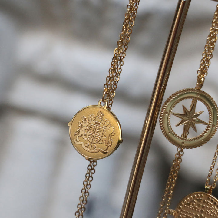 Collier Tarot Olivenorma en acier titane plaqué or