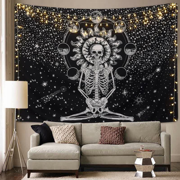 Tapisserie murale de méditation avec tête de mort et soleil étoilé