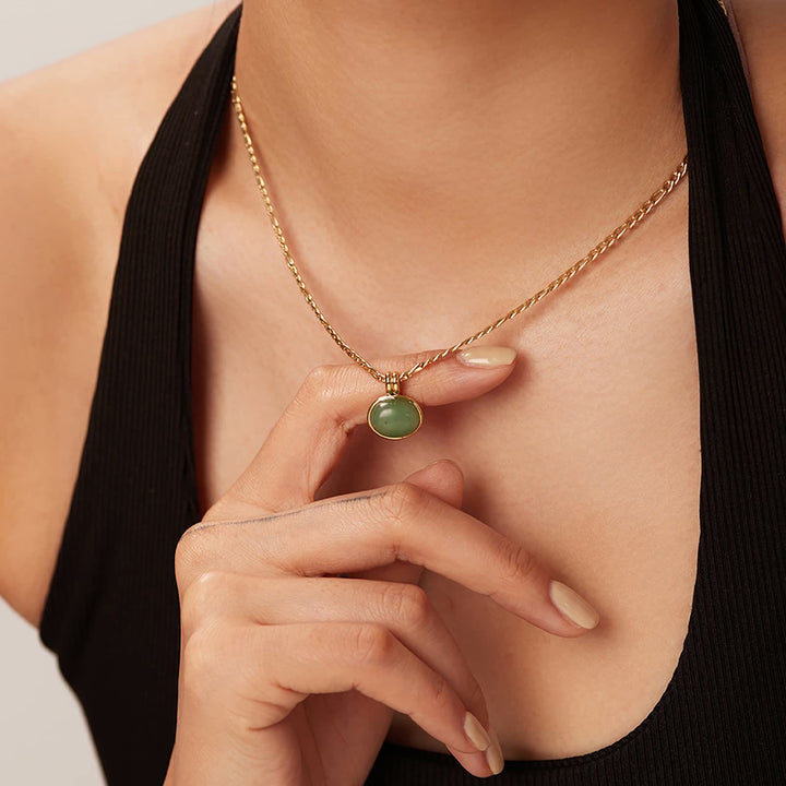 Collier pendentif ovale en jade aventurine verte 14 carats Olivenorma 
