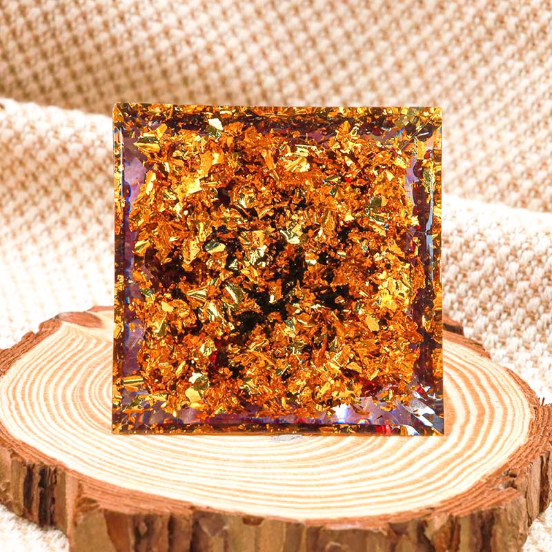 Pyramide d'orgone de guérison Hamsa en jade violet Olivenorma avec grenat