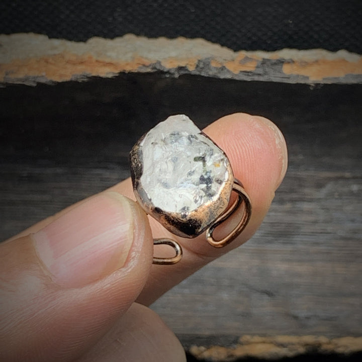 Bague ajustable en pierre brute irrégulière naturelle Olivenorma avec douze pierres de naissance