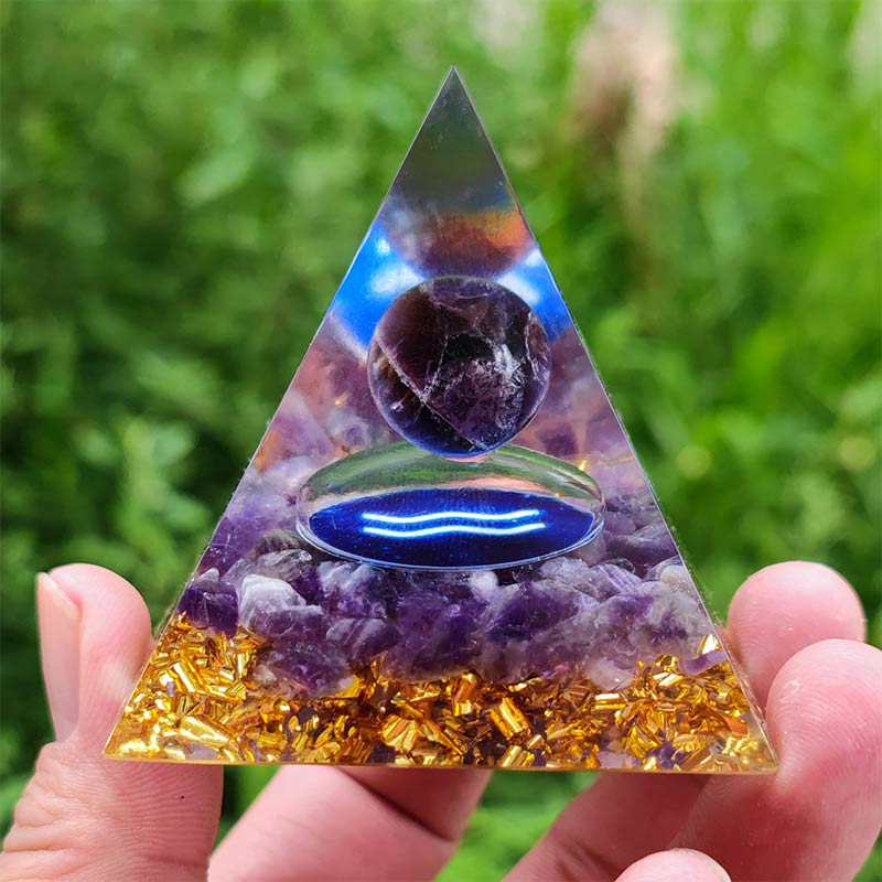 Pyramide d'orgone du zodiaque Verseau en améthyste Olivenorma