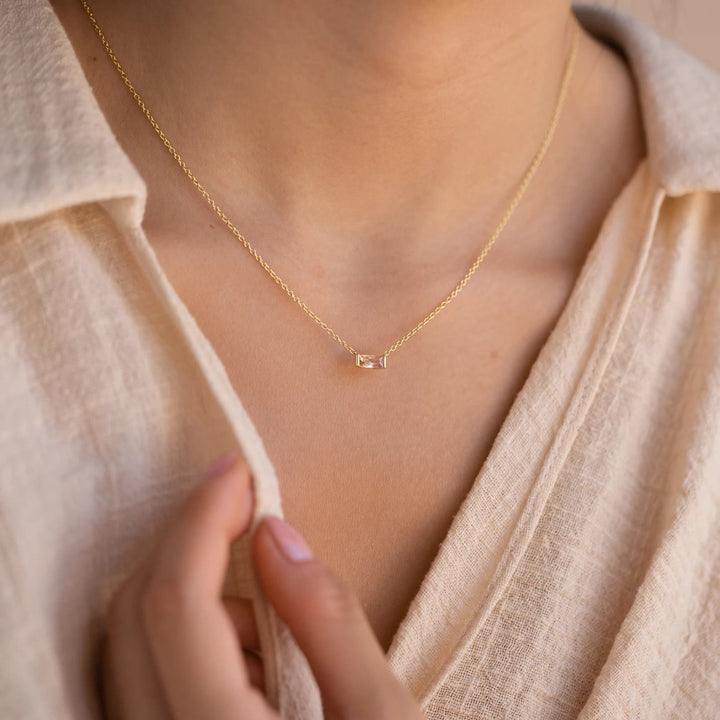 Collier pendentif rectangulaire simple en acier inoxydable avec pierre de naissance Olivenorma 