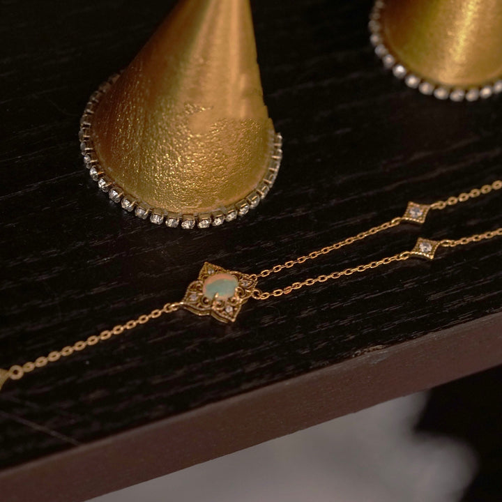 Collier en or 14 carats avec pétales d'opale vintage Olivenorma