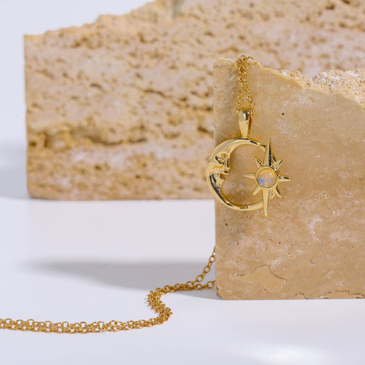 Collier de clavicule en Olivenorma naturelle creuse avec étoile et lune 