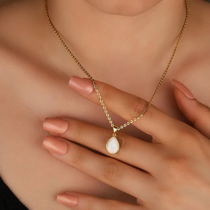 Collier en cuivre plaqué or 18 carats avec opale en forme de goutte d'eau Olivenorma