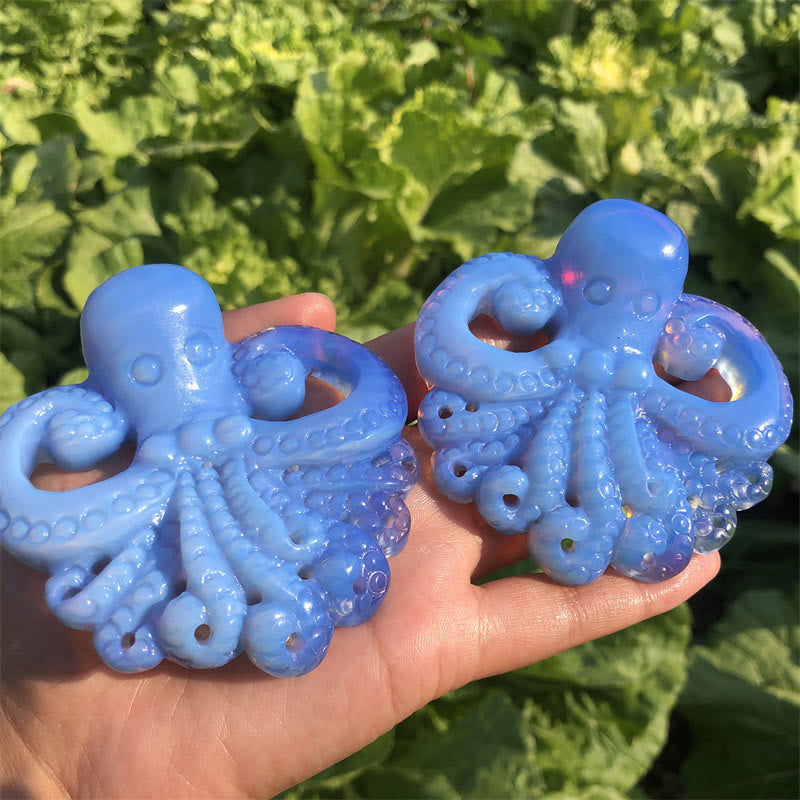 Décoration en pierre précieuse de pieuvre en opalite bleue naturelle Olivenorma 