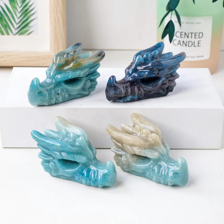 Décoration en pierre précieuse sculptée en forme de tête de dragon en apatite bleue Olivenorma