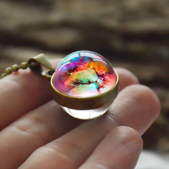 Collier coloré en boule de verre tridimensionnelle
