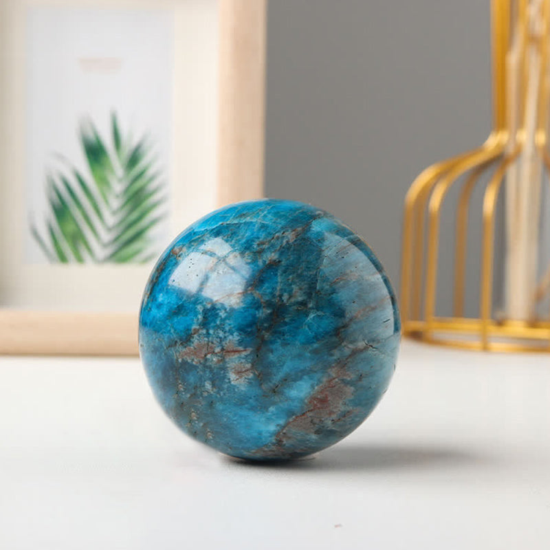 Sphère de cristal de force en apatite bleue - image 5