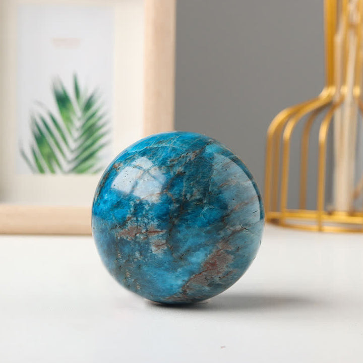Sphère de cristal de force en apatite bleue - image 5