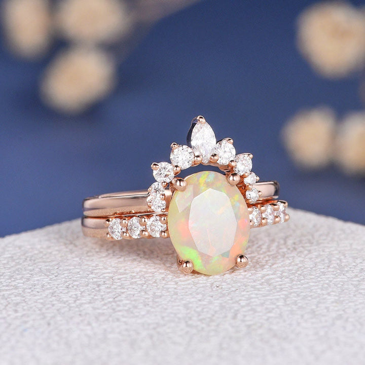 Bague de fiançailles en or rose avec opale ovale antique Olivenorma
