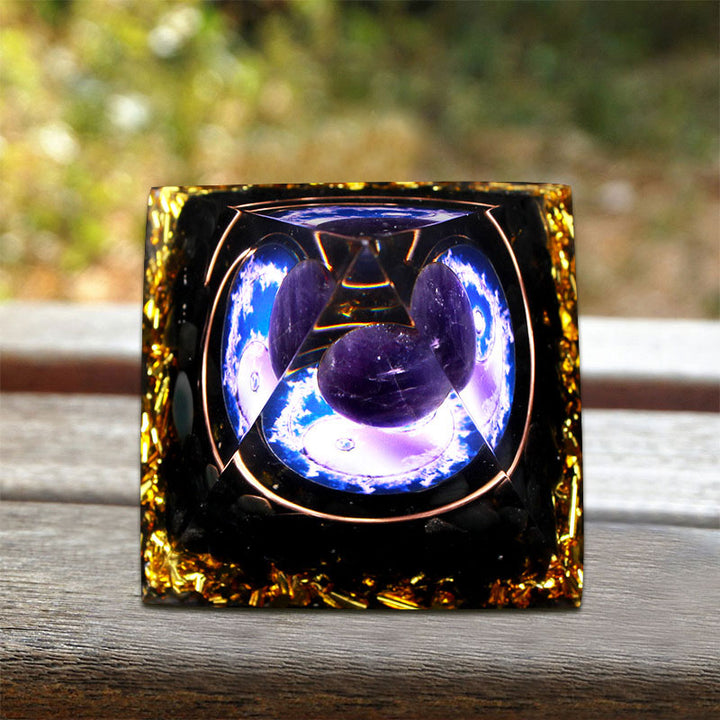 Pyramide d'orgone en tourmaline noire et améthyste Olivenorma
